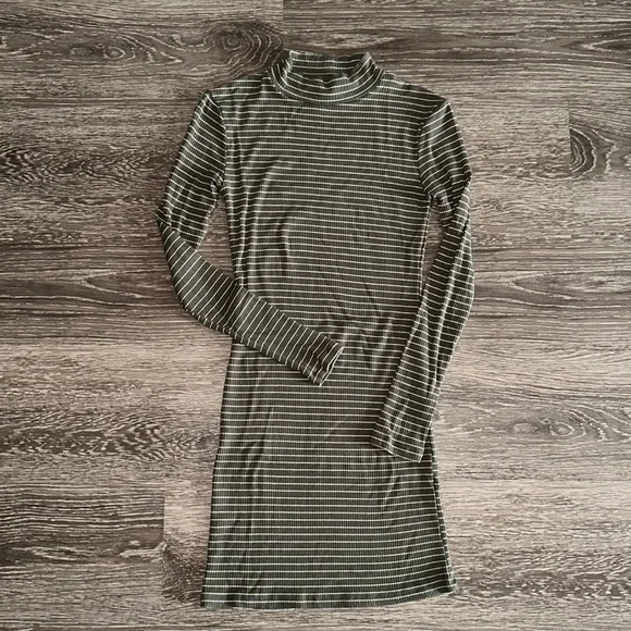 Forever 21 Dresses Forever Turtleneck Long Sleeve Fitted